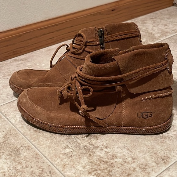 Ugg Reid Moc Bootie - Picture 3 of 7